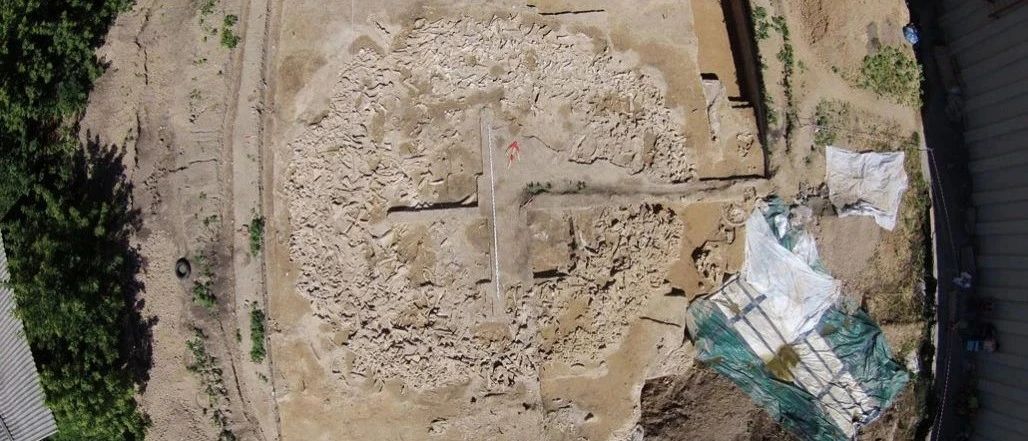 What on earth did the ancients do with a mysterious circle made of 60 mammoth bones?